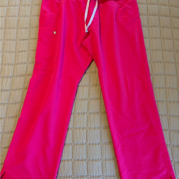 Figs set L Casma top and XL Kade bottom - Picture 4 of 5